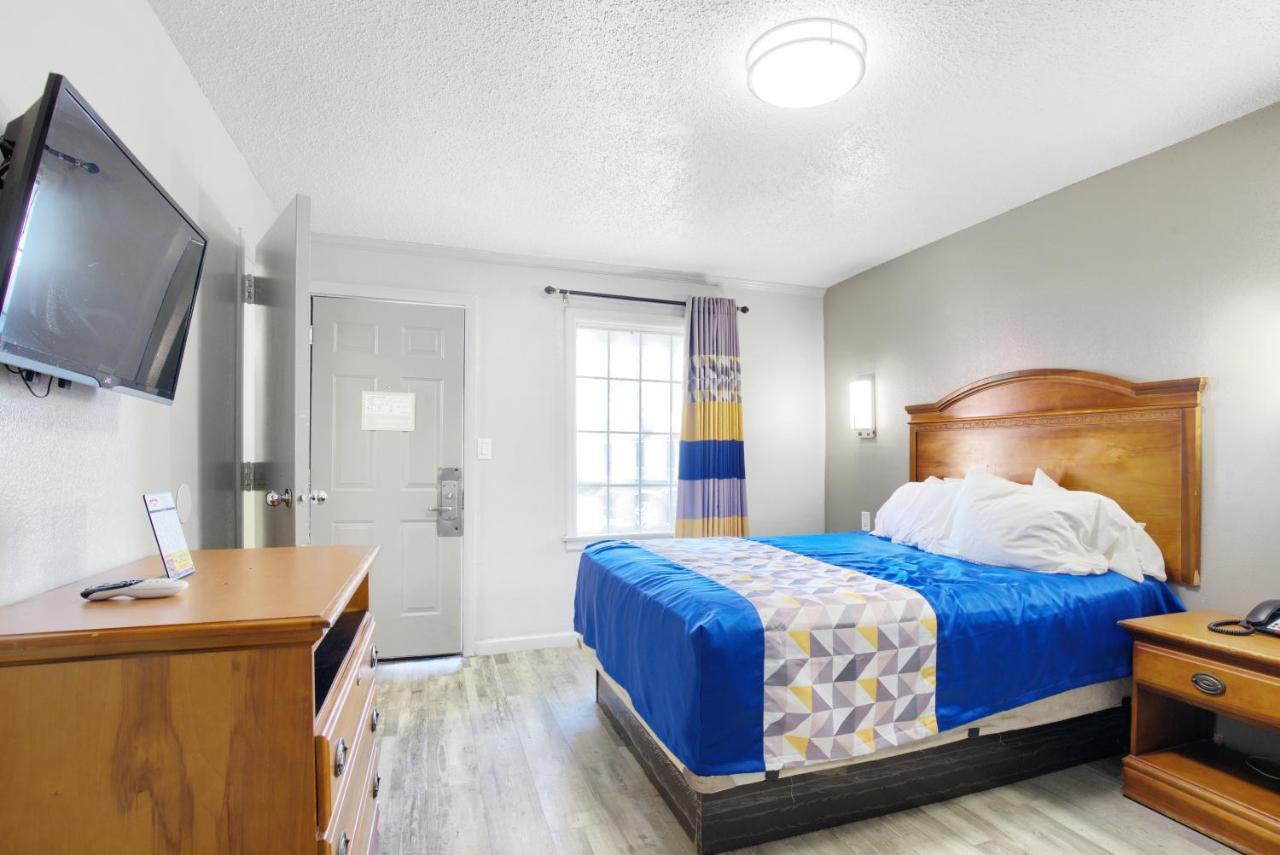 Adams Inn Dothan Bagian luar foto