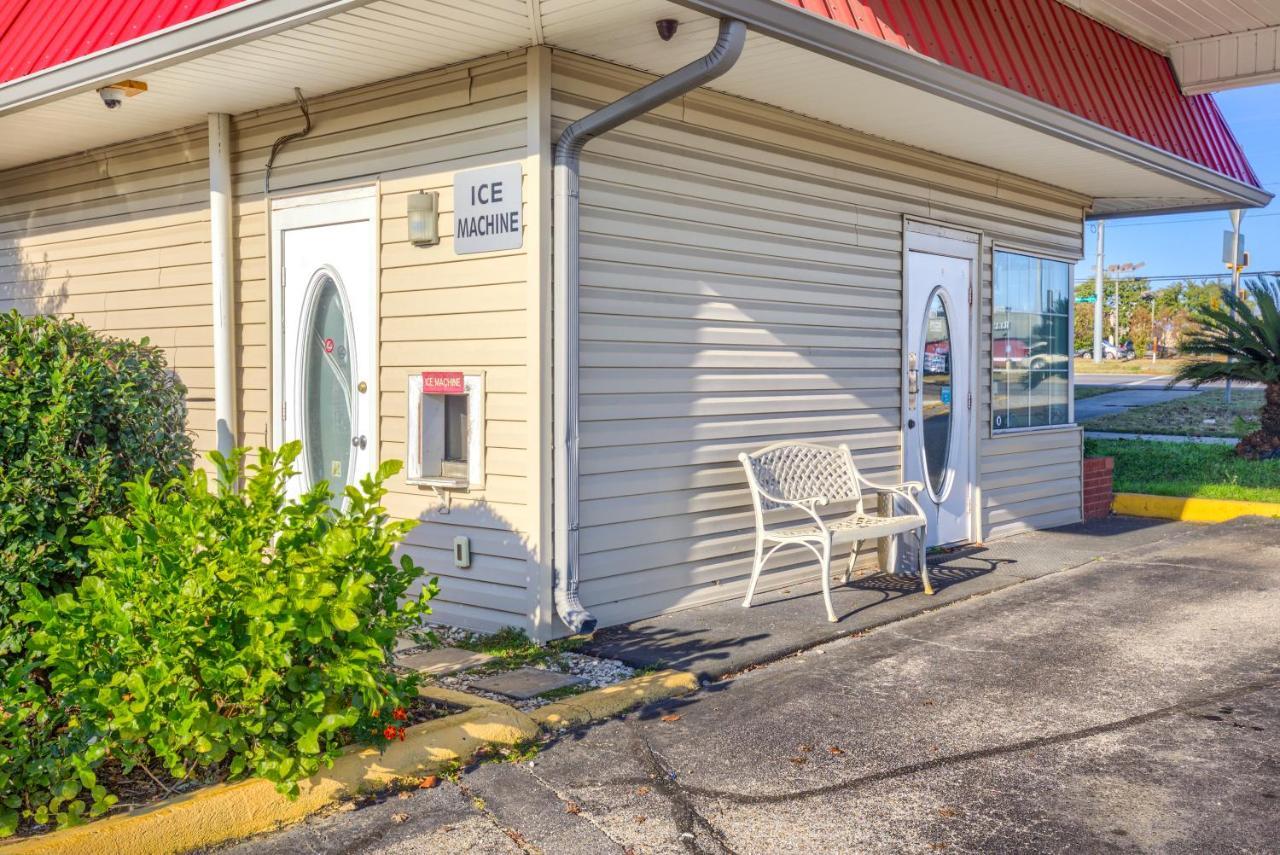 Adams Inn Dothan Bagian luar foto