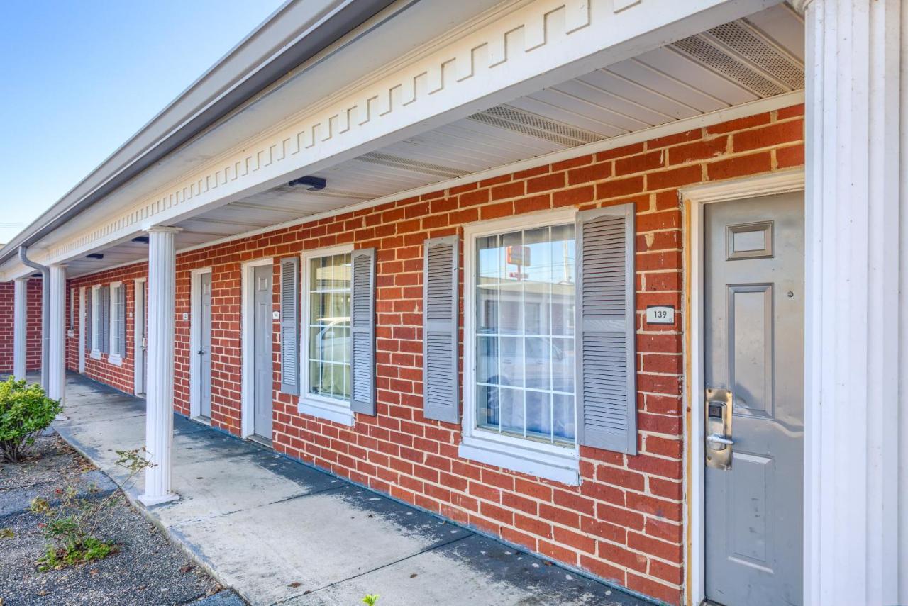 Adams Inn Dothan Bagian luar foto