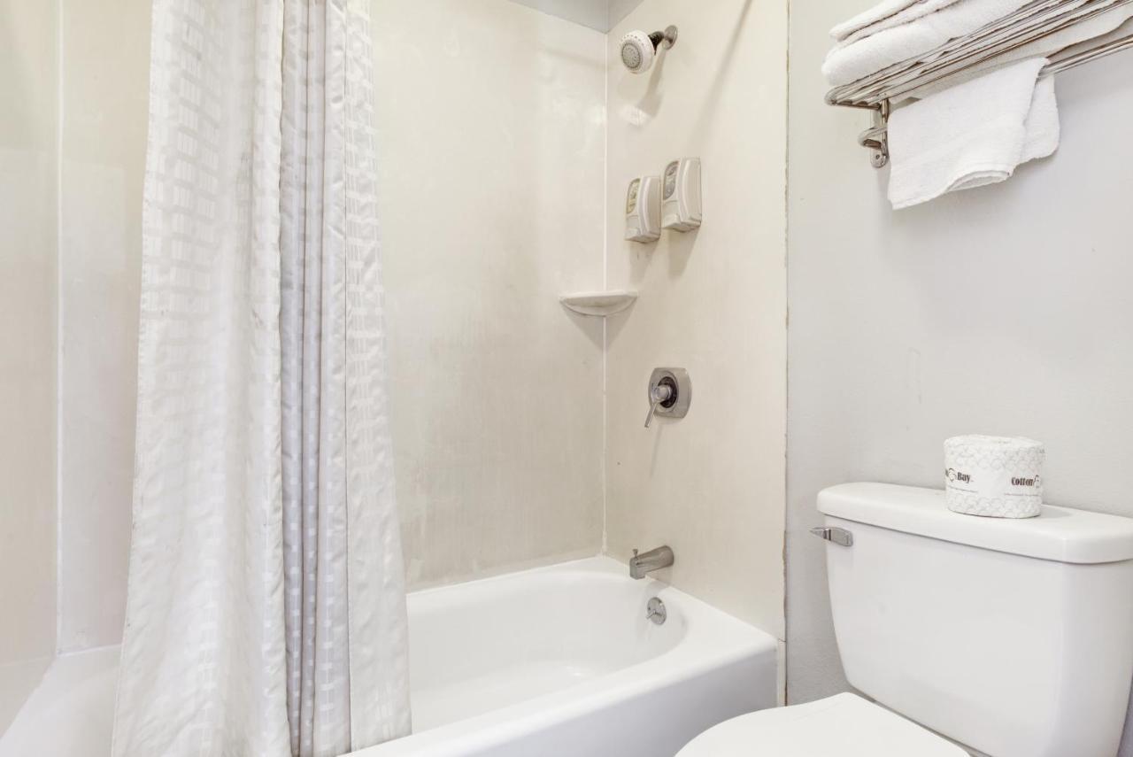 Adams Inn Dothan Bagian luar foto