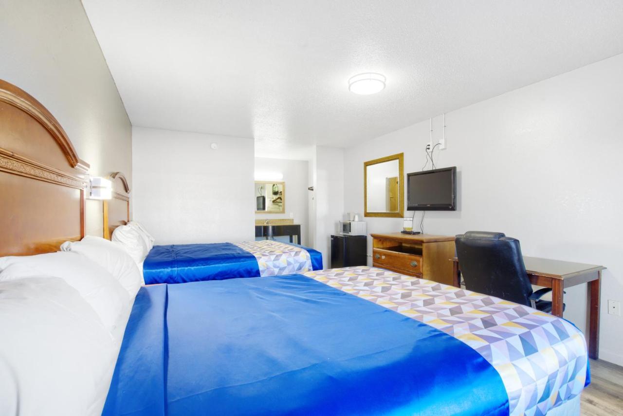 Adams Inn Dothan Bagian luar foto