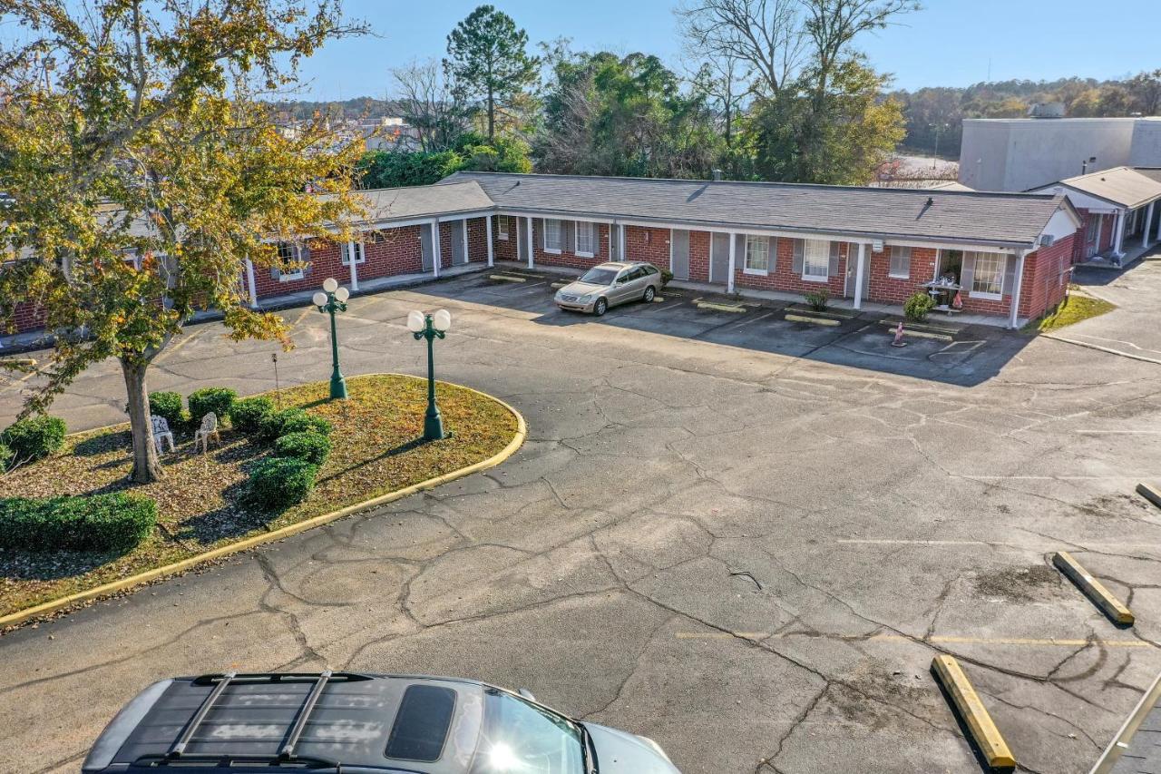 Adams Inn Dothan Bagian luar foto