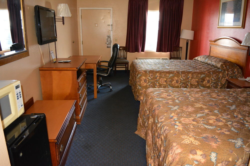 Adams Inn Dothan Bagian luar foto