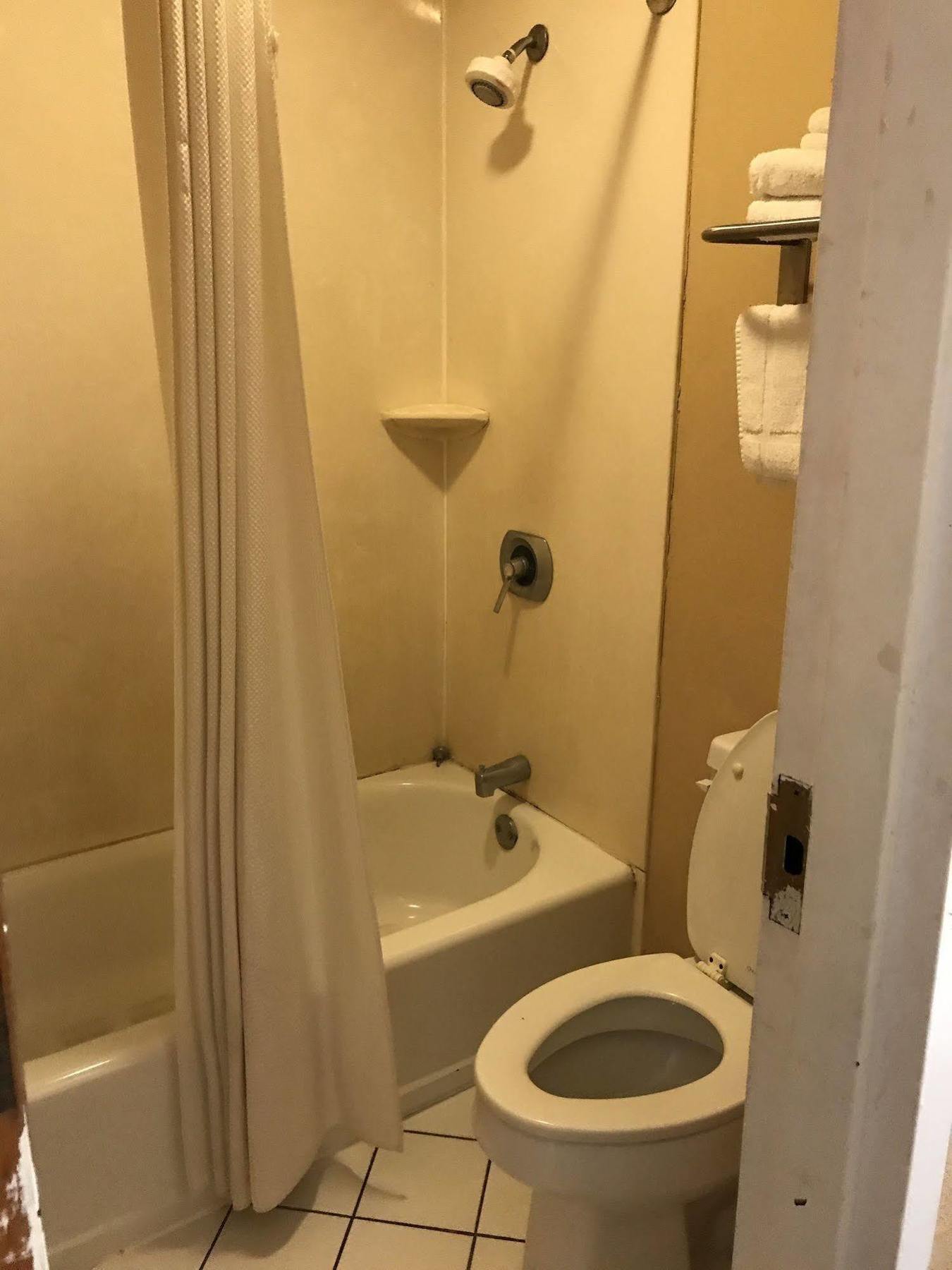 Adams Inn Dothan Bagian luar foto