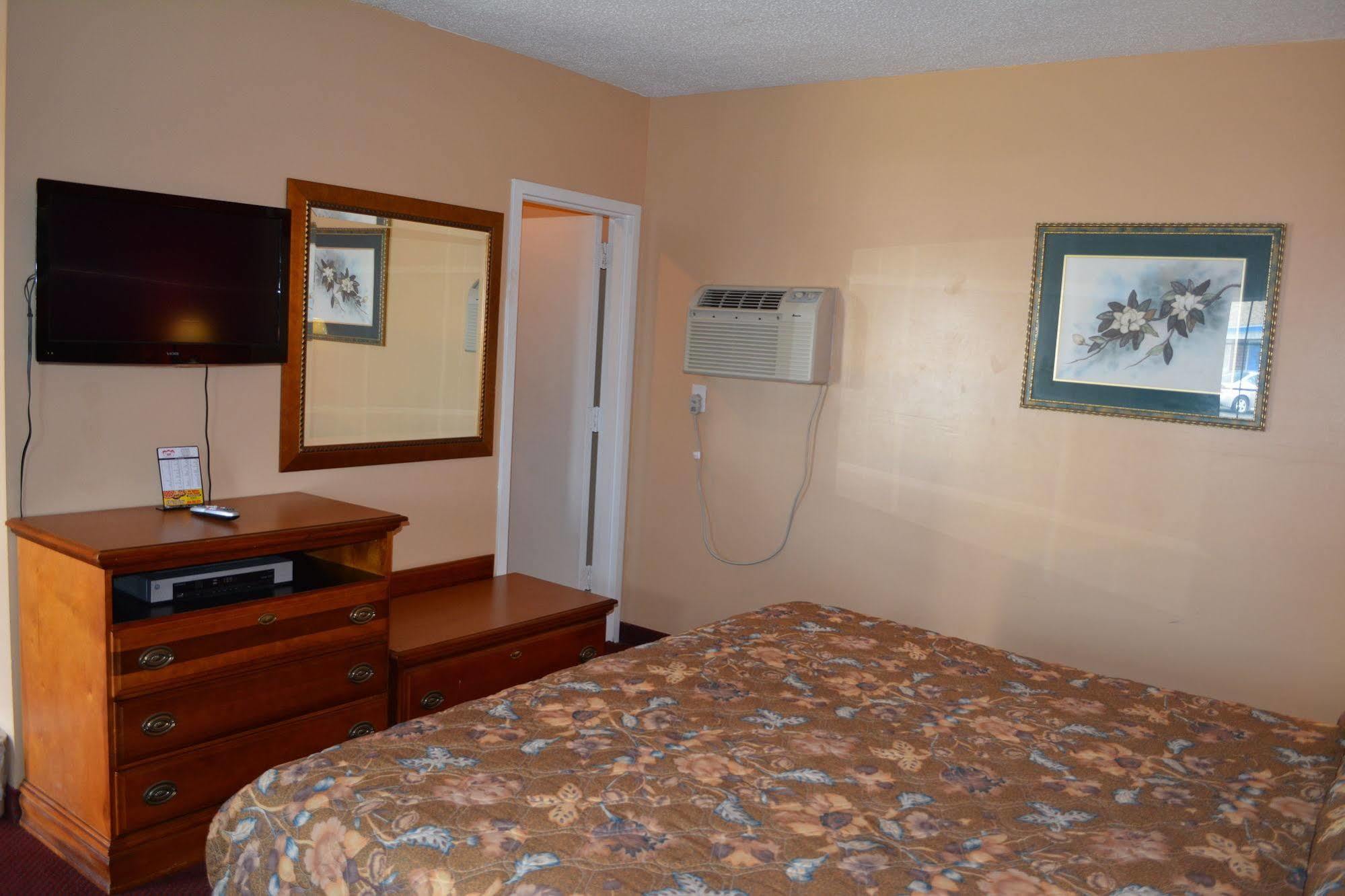 Adams Inn Dothan Bagian luar foto